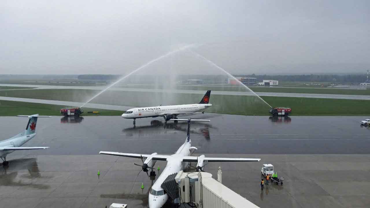 Water cannon salute for Air Canada Charter