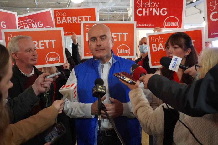 Liberal Leader Steven Del Duca in Goods & Co in Thunder Bay