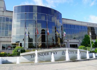 Peter Diedrich Files Papers to Run for Mayor of Thunder Bay 500 Donald Street East - Thunder Bay City Hall