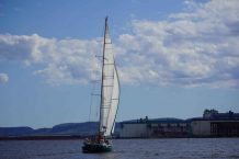A-relaxing-sail-on-The-Frodo-Sail-Superior-DSC02374