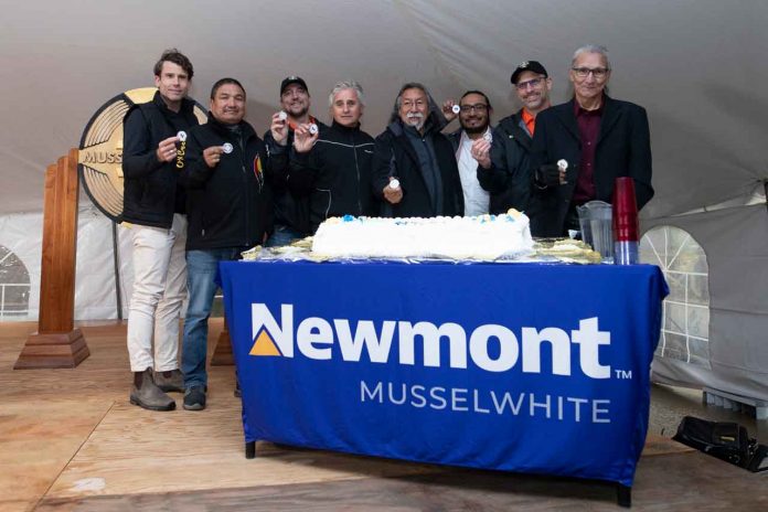 From L-R: John Mullally, Country Manager, Senior Director Sustainability & External Relations; Chief Eddie Mamakwa, Kingfisher First Nation; Shane Matson, Sustainability & External Relations Manager, Newmont Musselwhite Mine; Bill Mauro, Thunder Bay Mayor; Frank McKay, CEO, Windigo First Nation Council, Sol Mamakwa, Member of Provincial Parliament – Kiiwetinoong; Mark Kiessling, General Manager, Newmont Musselwhite; Matthew Angees, Shibogama First Nation Council