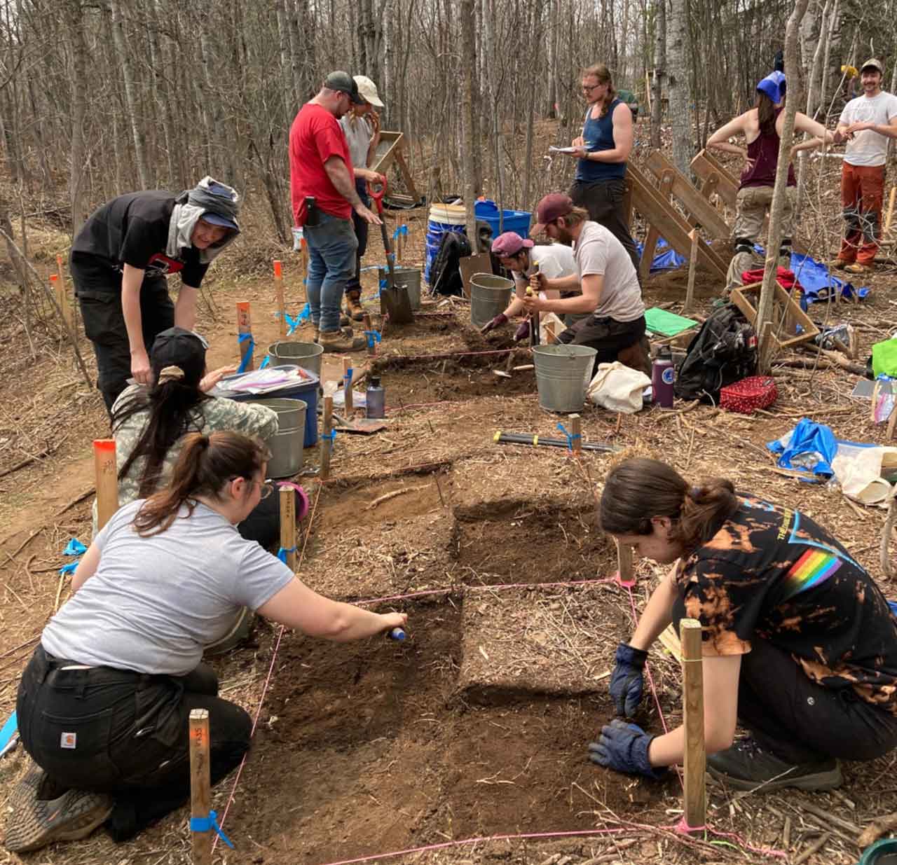 Professors and students from Lakehead University’s Anthropology department are working with Indigenous and Métis community members to excavate archaeological sites located beside the McIntyre River on the University’s Thunder Bay campus