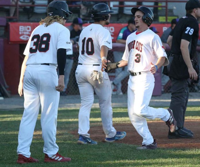 Thunder Bay Border Cats Win in Extra Innings - Image James Mirabelli