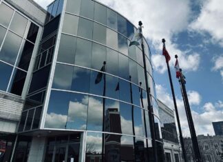 Thunder Bay Needs Leaders Willing to Tell the Truth City Hall used to be a showcase of our city, now even removing the bird excrement seems too much? Why?