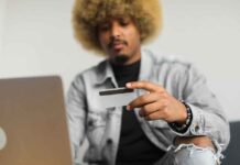 Black Friday Deals Bring Mounting Financial Stress for Canadians Shopping online with credit card