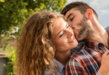 The Fun Side of Unique Sex Toys: HERCARESS’s Bird-Shaped Vibrator Takes Flight Couple together