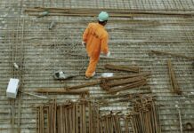Know Your Workplace Rights: Safety, Sick Pay, and Beyond Construction Worker