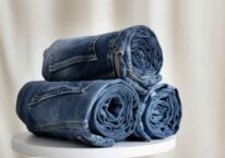 demin-rolled-jeans