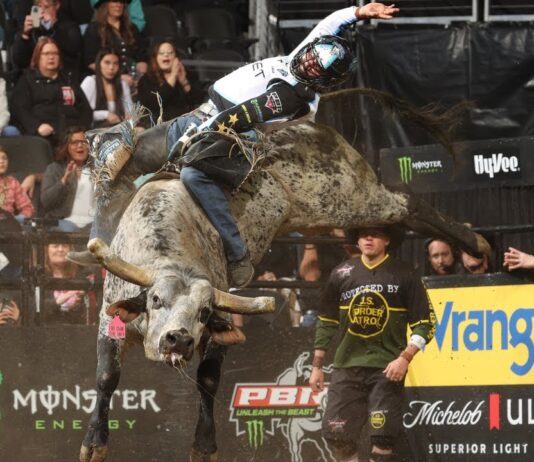 Grayson Cole wins second PWVT title as Daniel Keeping dominates Corpus Christi Finals PBR