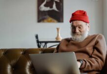 Dementia vs Alzheimer’s – Understanding the Differences Senior Man