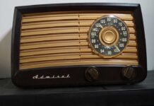 “Messages Across the Airwaves – How the BBC Guides the Resistance” Admiral Radio vintage 1940s