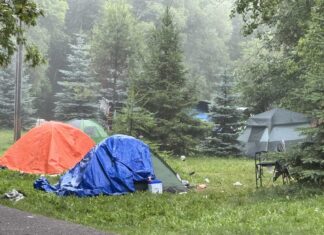 Ontario opens Brampton HART Hub while Thunder Bay’s NorWest-led hub offers local recovery services Homeless encampment in Thunder Bay along McVicars Creek