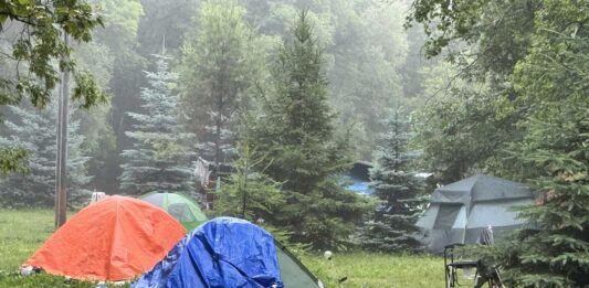 Ontario opens Brampton HART Hub while Thunder Bay’s NorWest-led hub offers local recovery services Homeless encampment in Thunder Bay along McVicars Creek