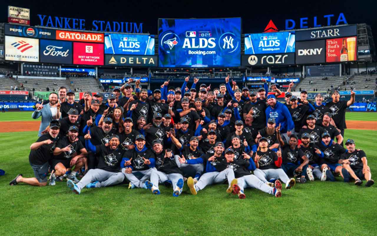 Toronto Blue Jays Celebrate Playoff Series Win - Image Toronto Blue Jays