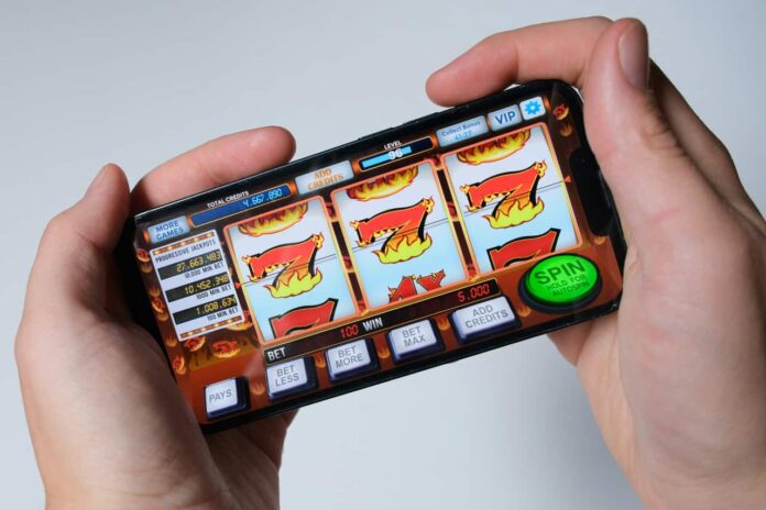 Online gambling in Canada didn’t grow up because of better apps or brighter graphics. It matured because the rules finally caught up with user behaviour