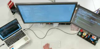 4 Tips for Boosting Professional Advancement in the Tech Industry Building your professional life is crucial in a job market where continuous evolution is non-negotiable, especially if you’re in the tech sector.