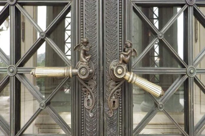 Break-In Aftermath: A 60-Minute Plan to Secure Your Entry Break-In Aftermath: A 60-Minute Plan to Secure Your Entry