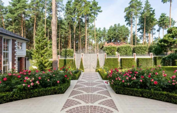 GTA Driveway Interlocking Interlocking stone, when installed correctly, does neither. It flexes with seasonal ground movement, allows for targeted repairs without full replacement