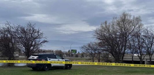 Thunder Bay police continue investigation after human remains found near Thunder Centre TBPS at Floodway River off Fort William Road