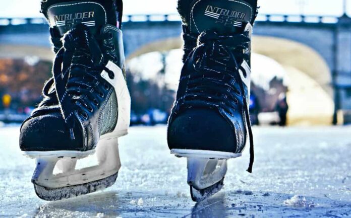 matthew-fournier-G971e4EFKtA-unsplash ice hockey