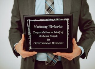 How Corporate Recognition Programs Support Employee Engagement and Leadership Culture What keeps employees engaged and committed to their employer in today's fast-paced and competitive business environment?