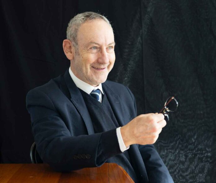 Dr David Robinson
