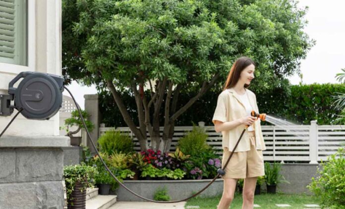 reel mount garden hose