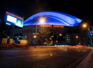 Analysing the Toronto Blue Jays Season So Far A year ago, the Toronto Blue Jays were pushing the Los Angeles Dodgers to Game 7 of the World Series