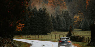 Heavy Rain Regions: Hydroplaning Prevention Through Tire Selection Tires and Hydroplanning