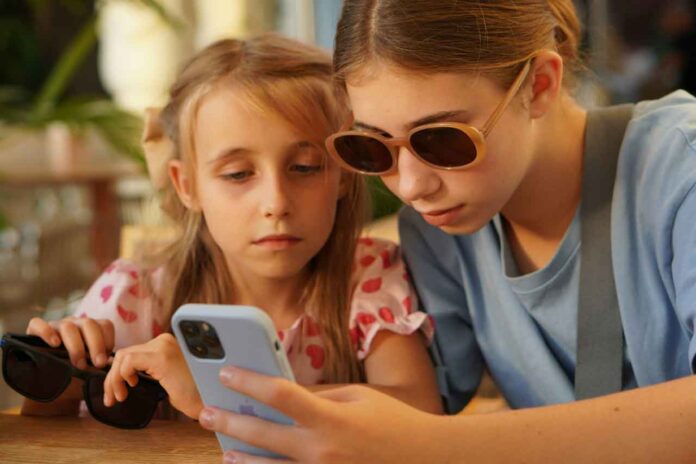 It’s Time to Get Your Kids Off Social Media, and Here’s How to Do It It’s Time to Get Your Kids Off Social Media, and Here’s How to Do It
