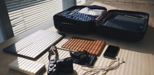 Baggage Cover vs Electronic Gadget Theft Cover: Why They Are Not the Same Baggage
